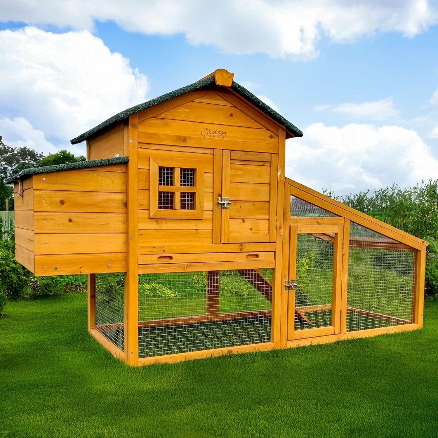 Compact Wooden Chicken Coop with Run Pull Out Tray