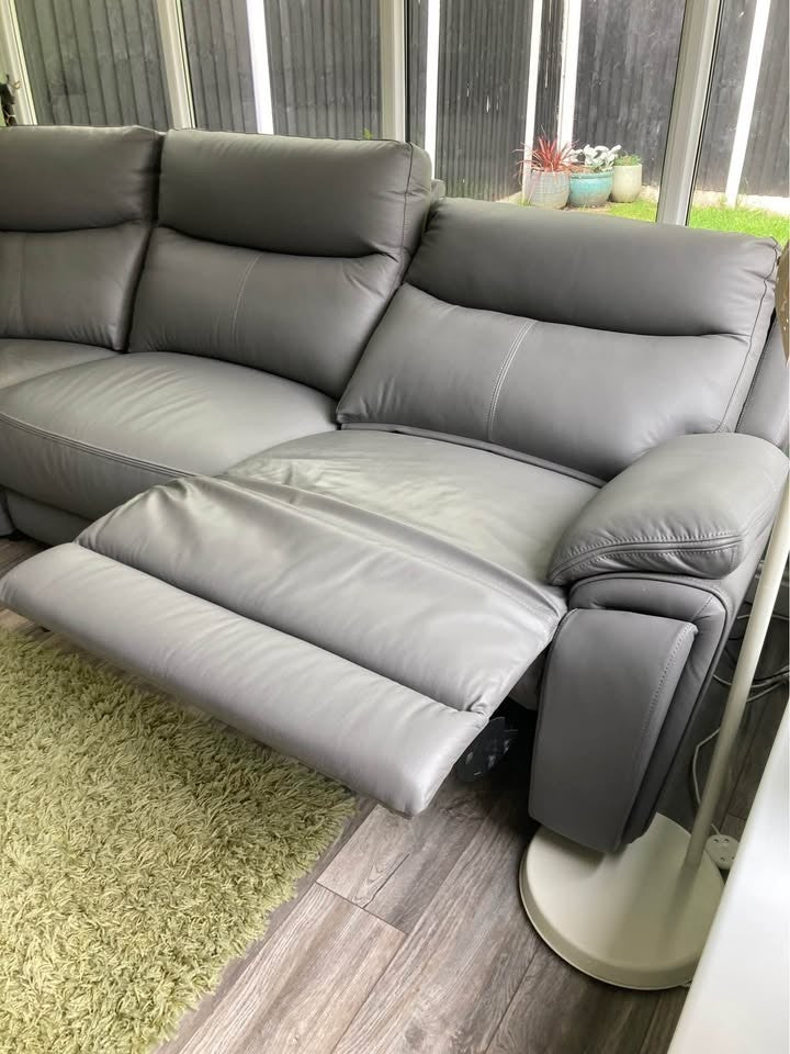 Luxury Grey Leather Large Corner Sofa (PTP)