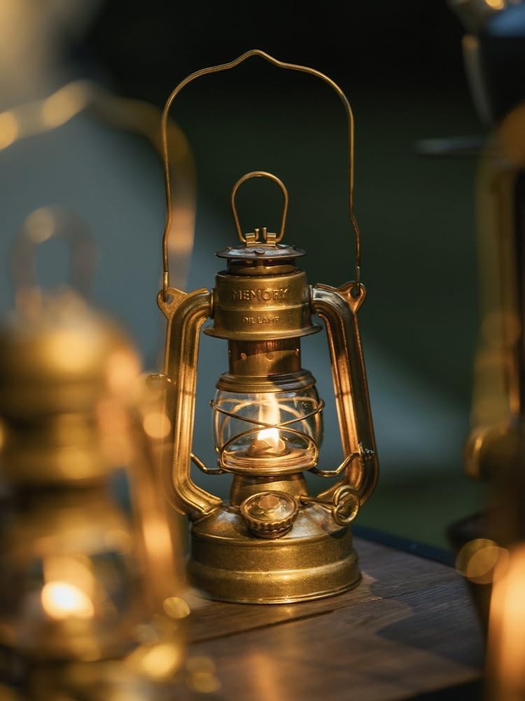 Antique Brass Paraffin Lantern Outdoor Camping Oil Lamp 16cm