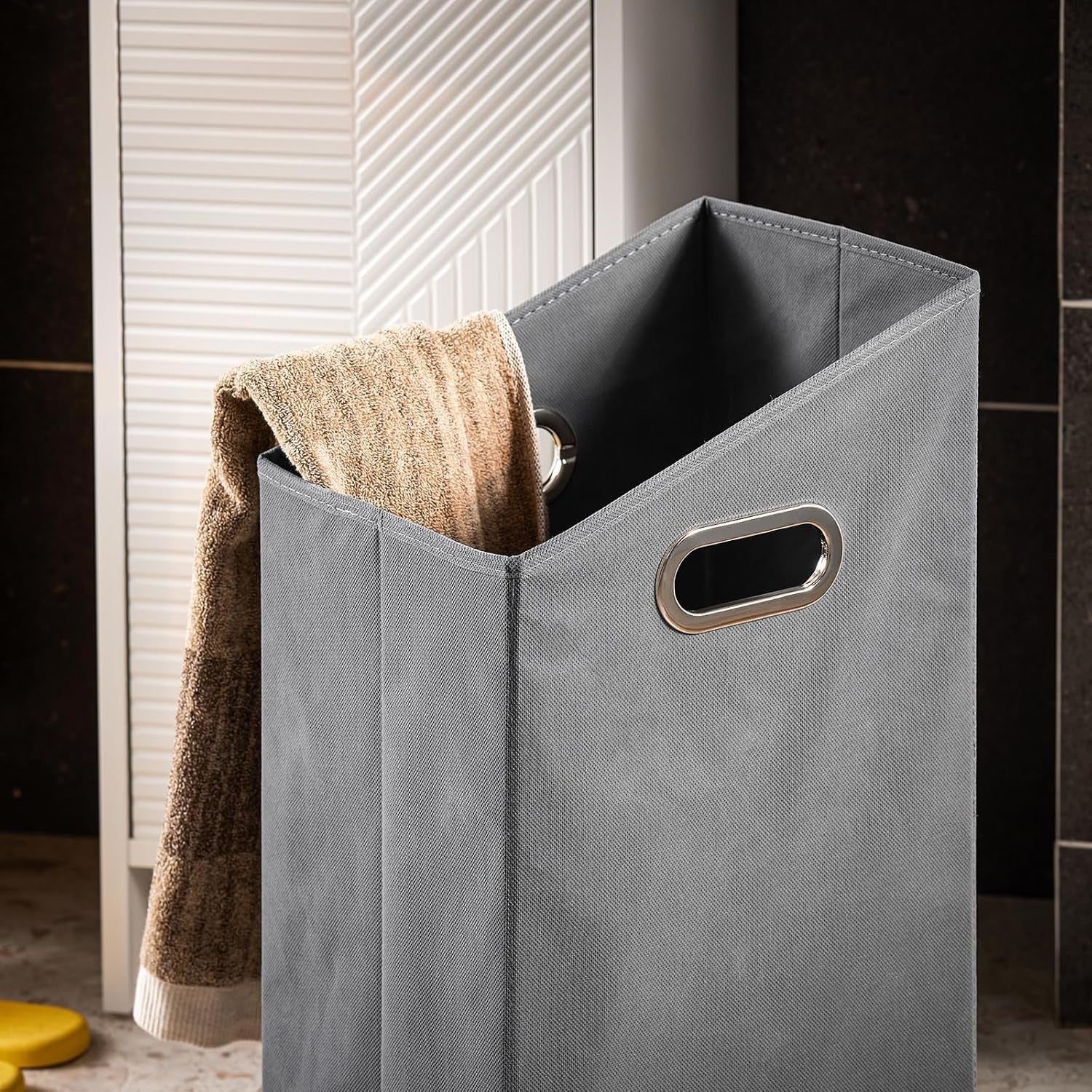Slim Bathroom Storage Cabinet with Laundry Basket Flip-Door White 30×30×87cm