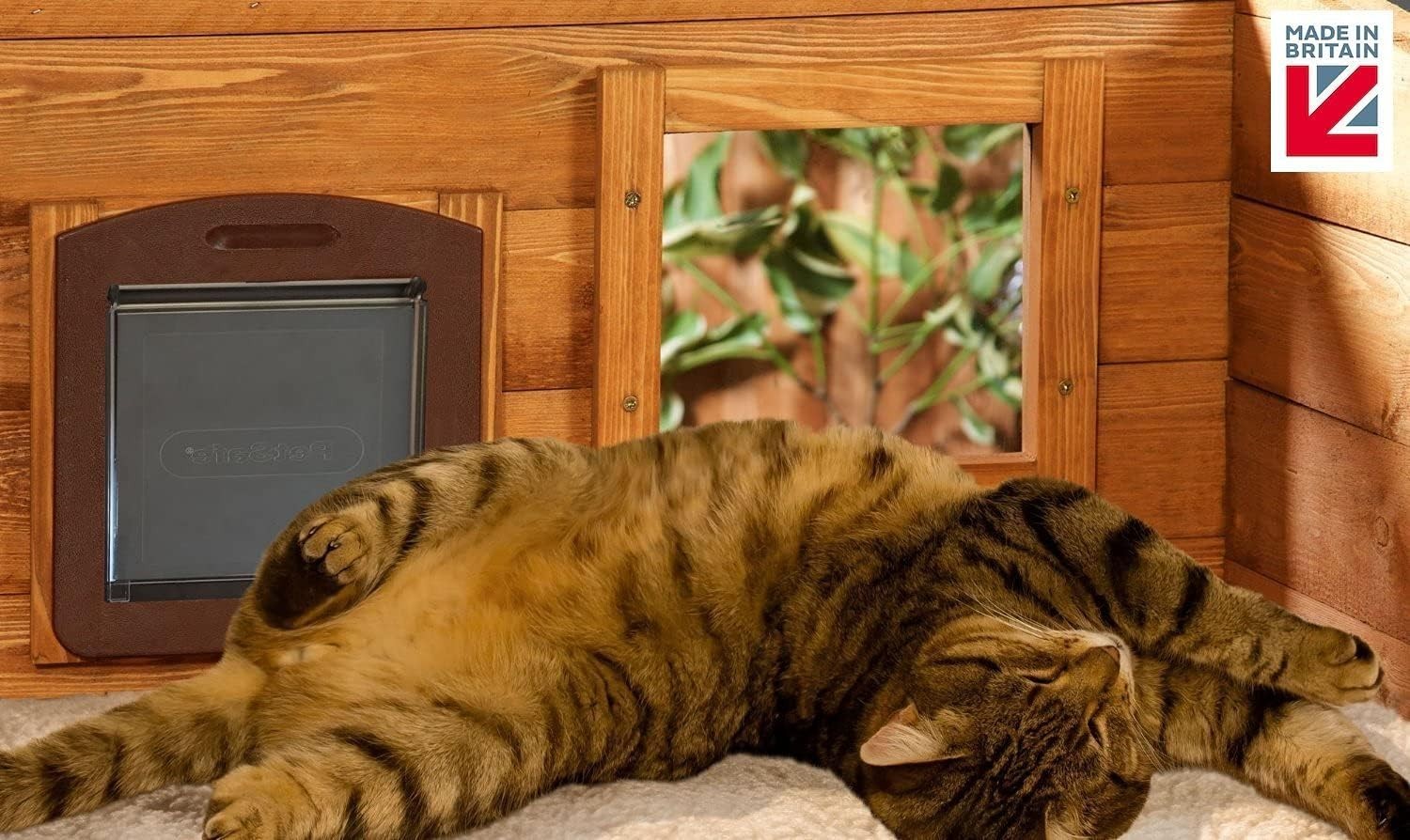 XL Self-Heating Outdoor Cat Kennel | Fir Wood, Ventilated, Ready to Use