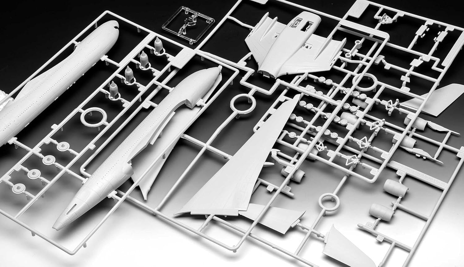 1:288 Scale Airbus A380 Model Kit Unpainted Plastic Aircraft Build Set