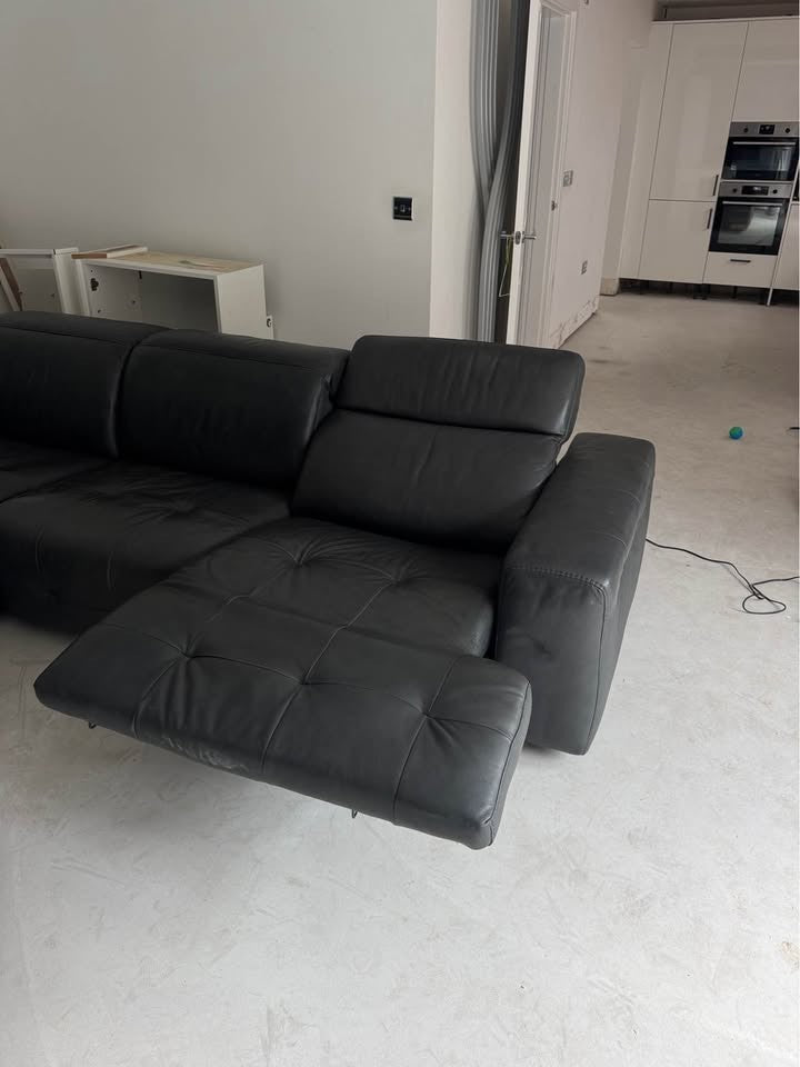 Natuzzi Black Leather Recline Corner Sofa (PTP)