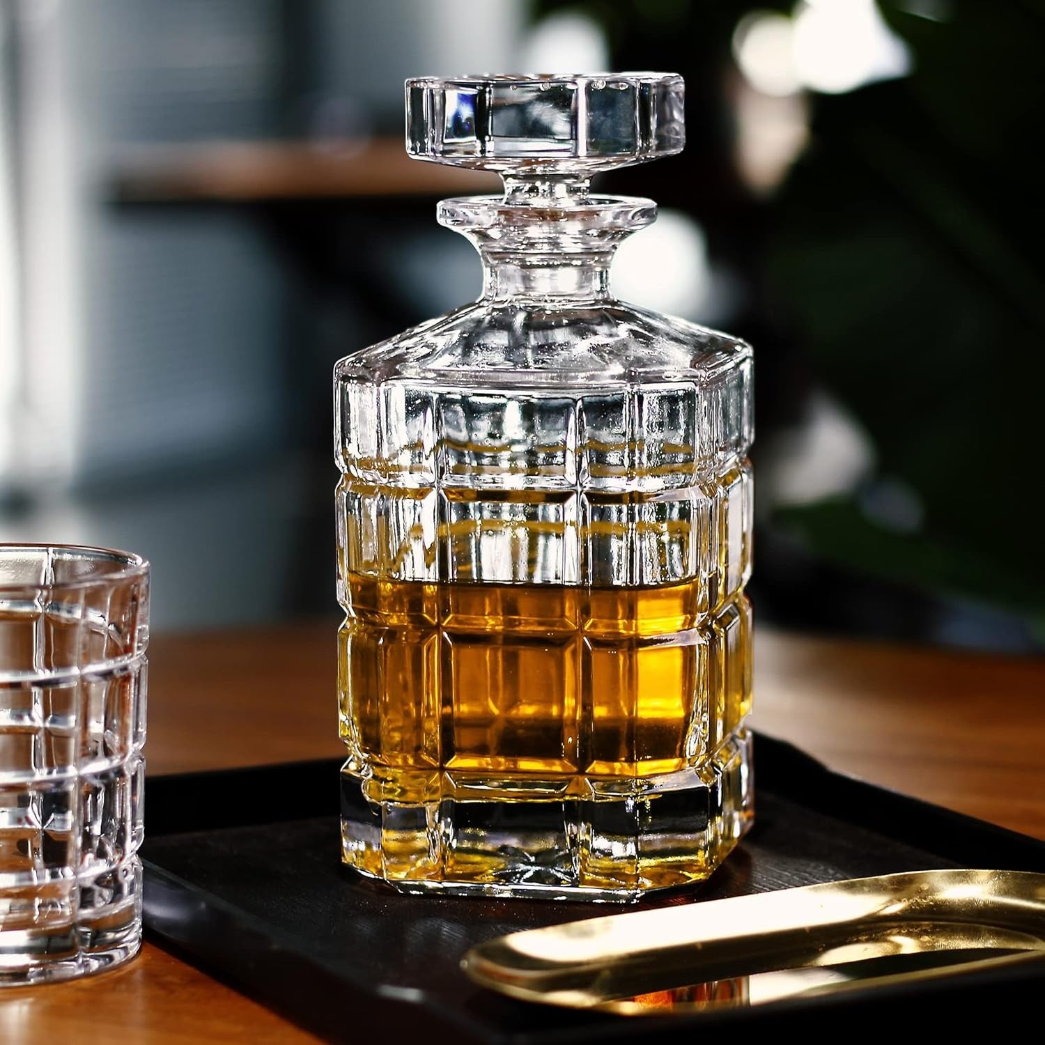 Square Whiskey Decanter 29oz Premium Glass Liquor Bottle with Stopper Gift