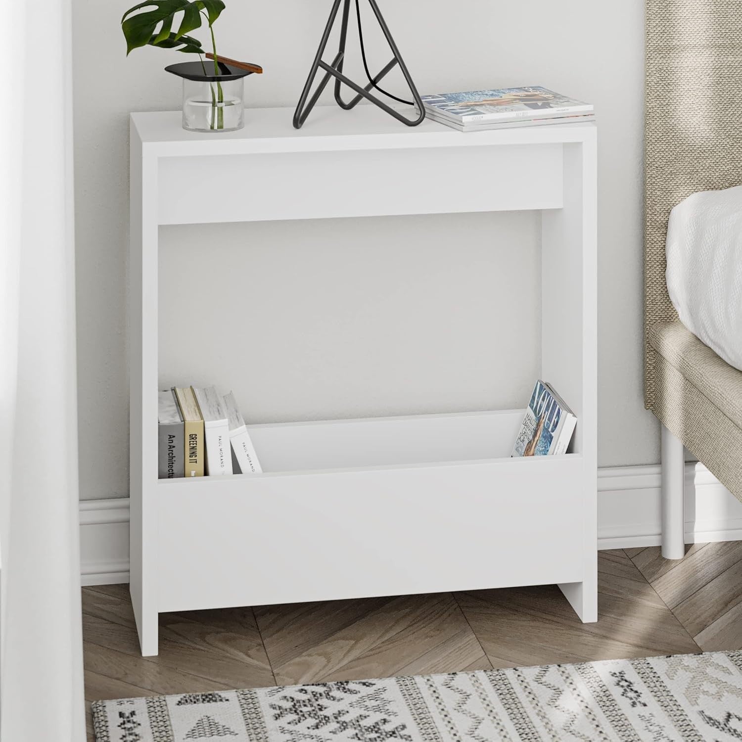 White Side Table with Magazine Rack – Compact Storage & Stylish Design