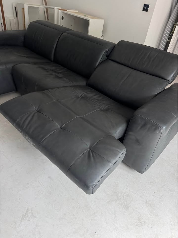 Natuzzi Black Leather Recline Corner Sofa (PTP)