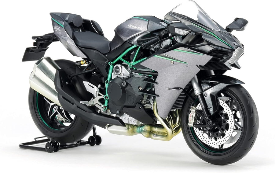 1:12 Scale Detailed Plastic Motorcycle Model Kit – Easy Assembly, Realistic Fini