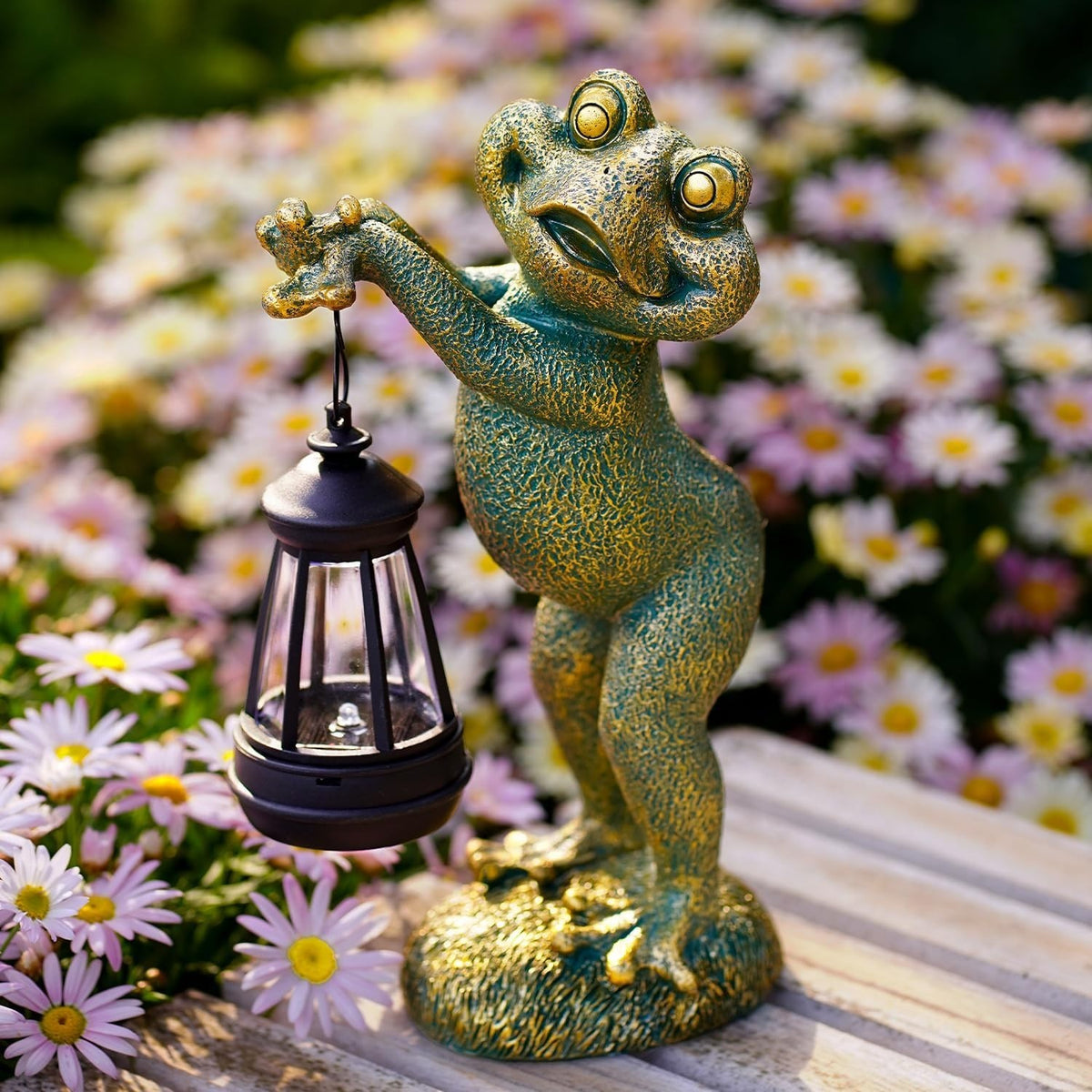 Solar Frog Garden Ornament with Lantern | Outdoor LED Statue Patio Lawn Decor
