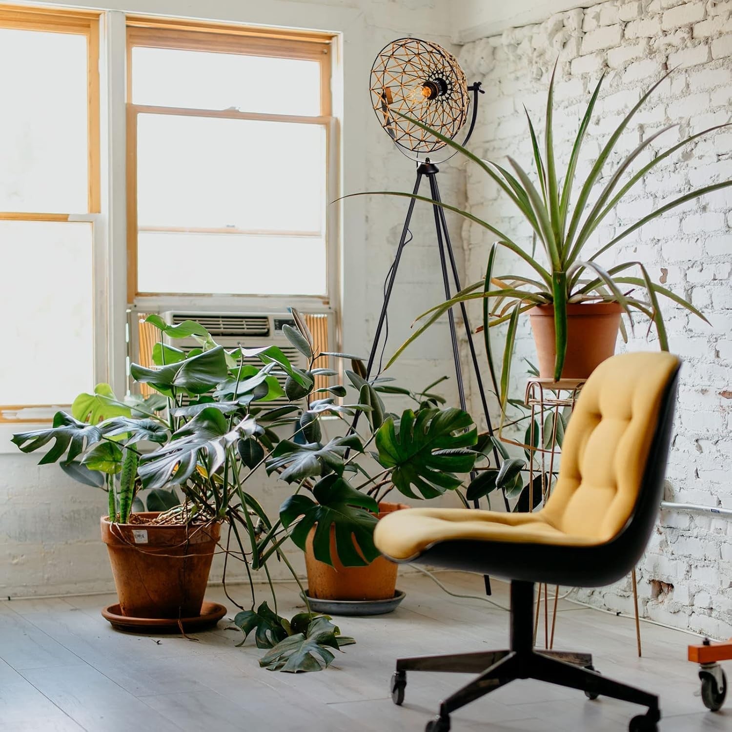 Rattan Floor Lamp Tripod Woven Shade Modern Corner Standing Light E27