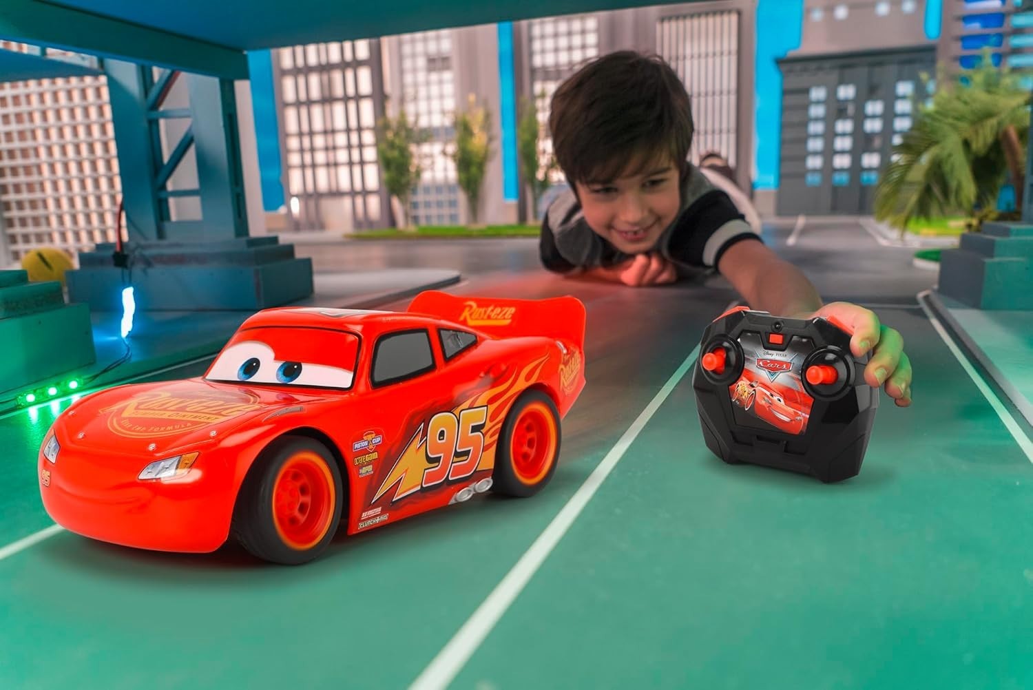 1:24 2 Channel Remote Control Car USB Rechargeable & Battery Operated
