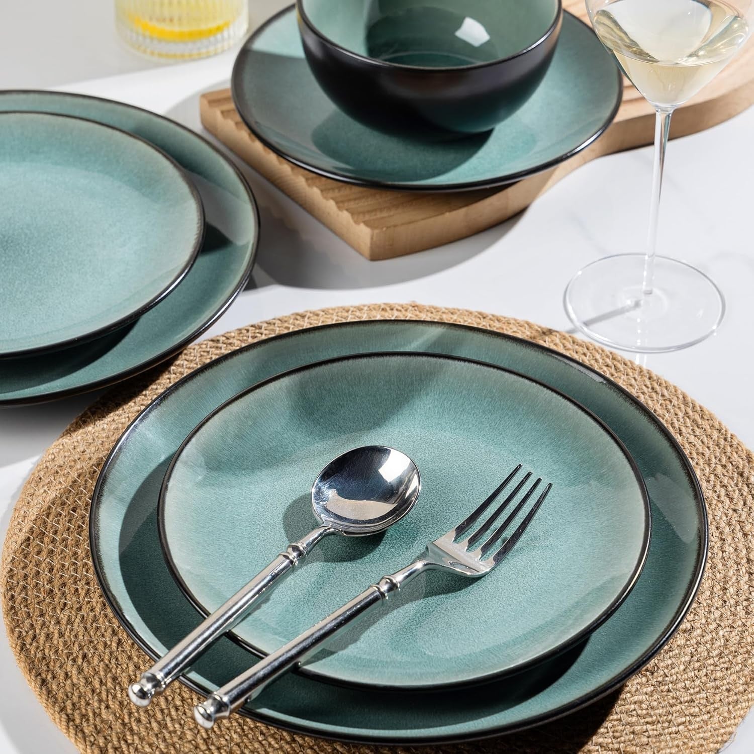 18 Piece Stoneware Dinner Set Plates Bowls Scratch Resistant Dishwasher