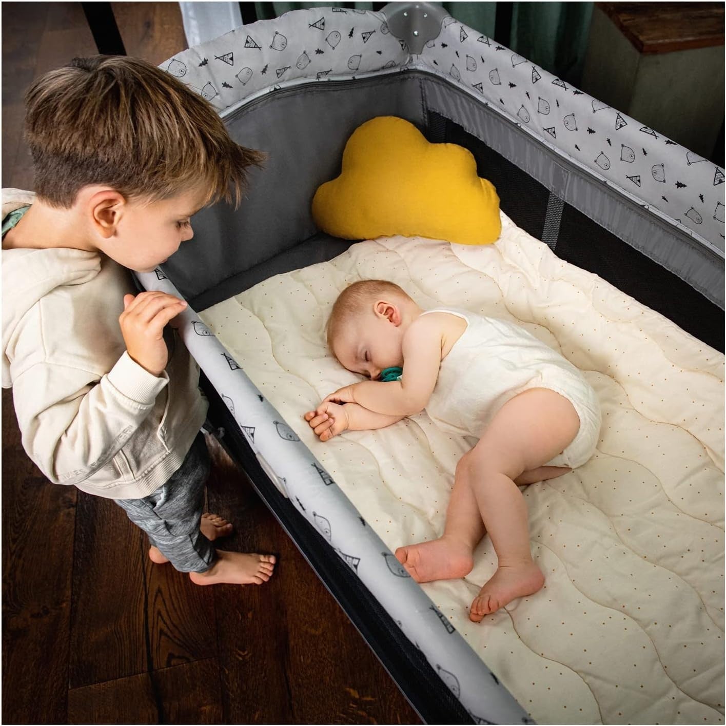 Travel Cot with Changing Mat Wheels Storage Bag Newborn Bed Foldable 120x60cm