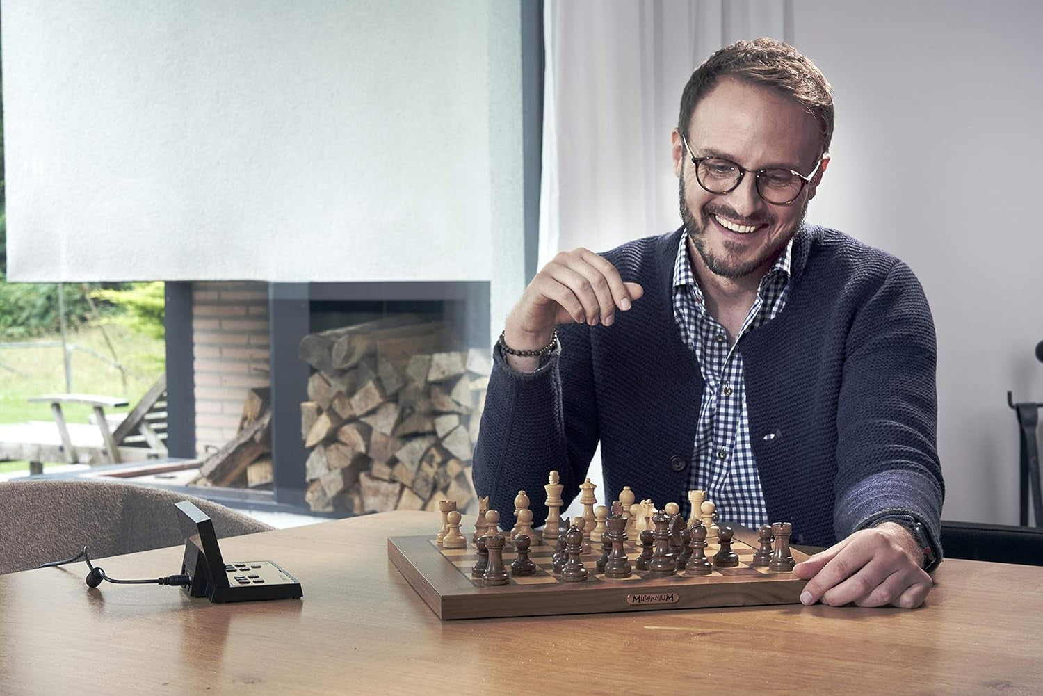 Luxury Wooden Electronic Chess Board with Piece Recognition & LED Indicators