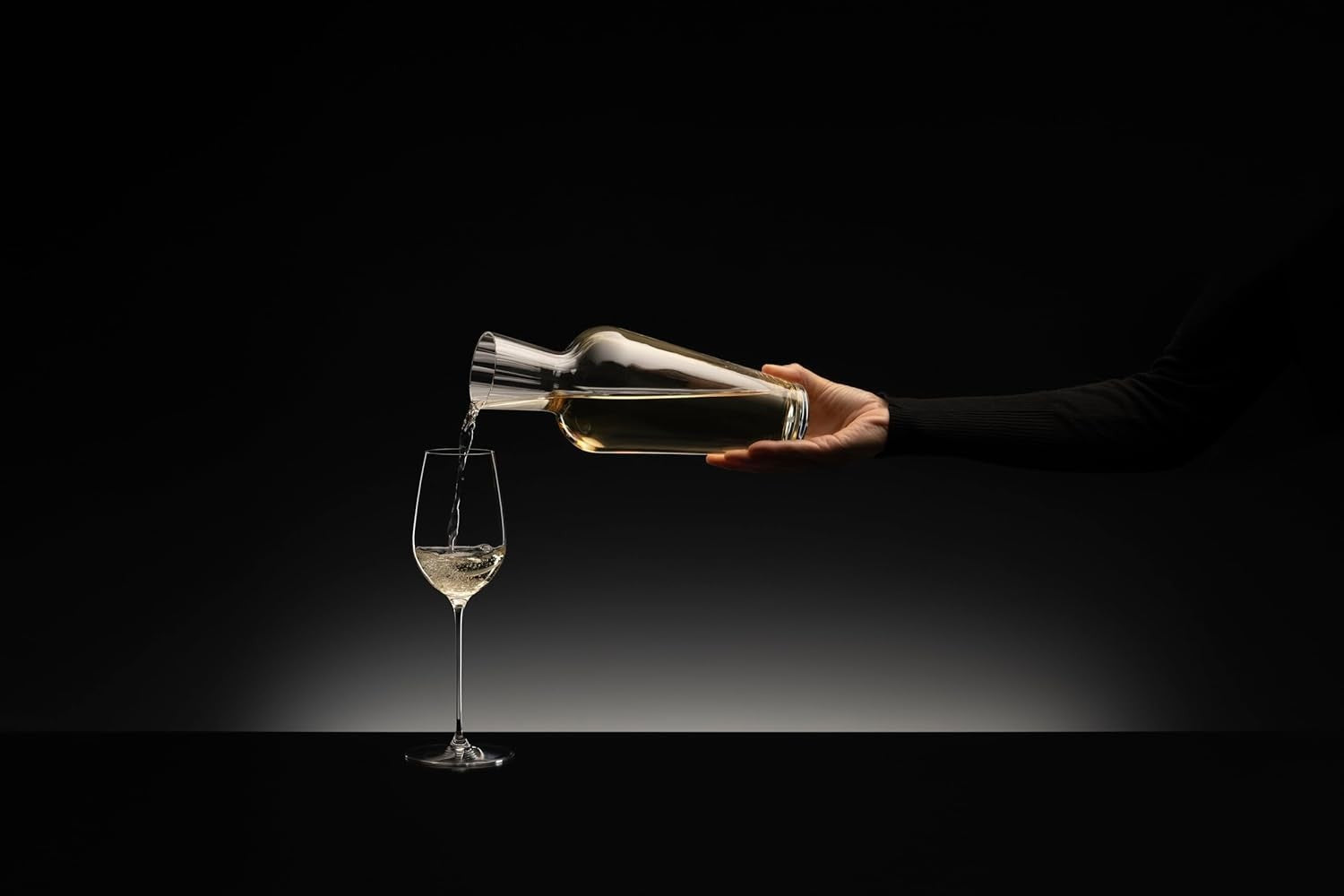 Luxury Crystal Wine Decanter 1200ml – Hand-Blown Clear Glass Aerator Gift
