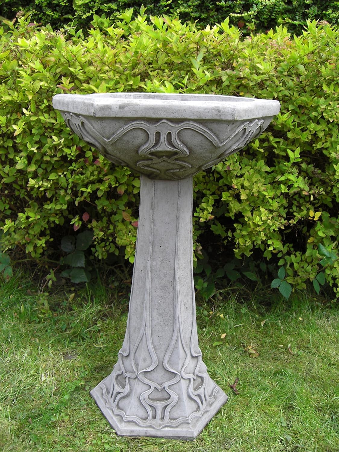 Art Deco Stone Bird Bath Garden Ornament | Hand Cast Weatherproof Outdoor Statue