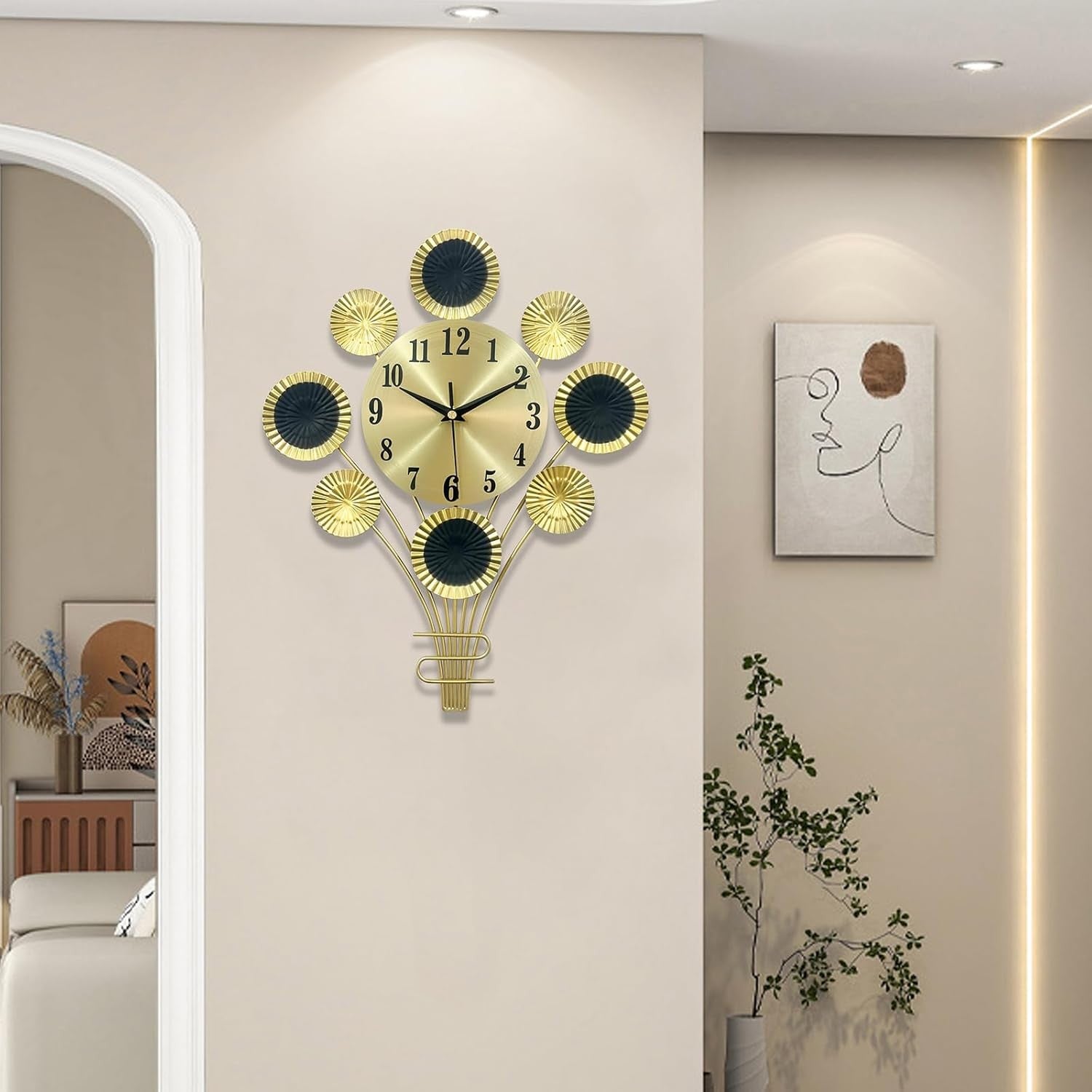 32cm Gold Balloon Wall Clock Modern 3D Silent Non-Ticking Quartz Décor for Home