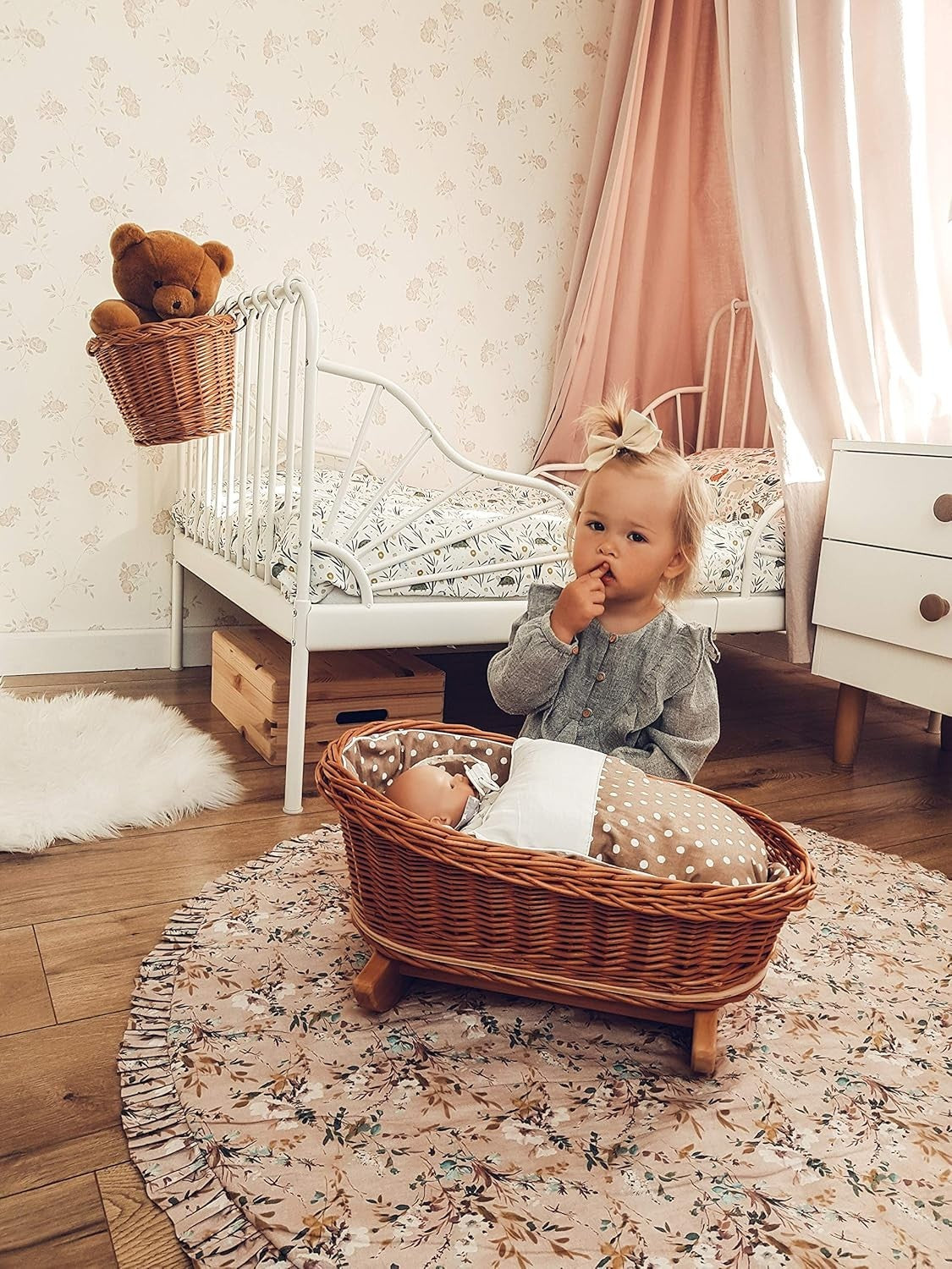 Wicker Doll Cradle Bed with Bedding Rocking Bassinet Vintage Style Toy Brown