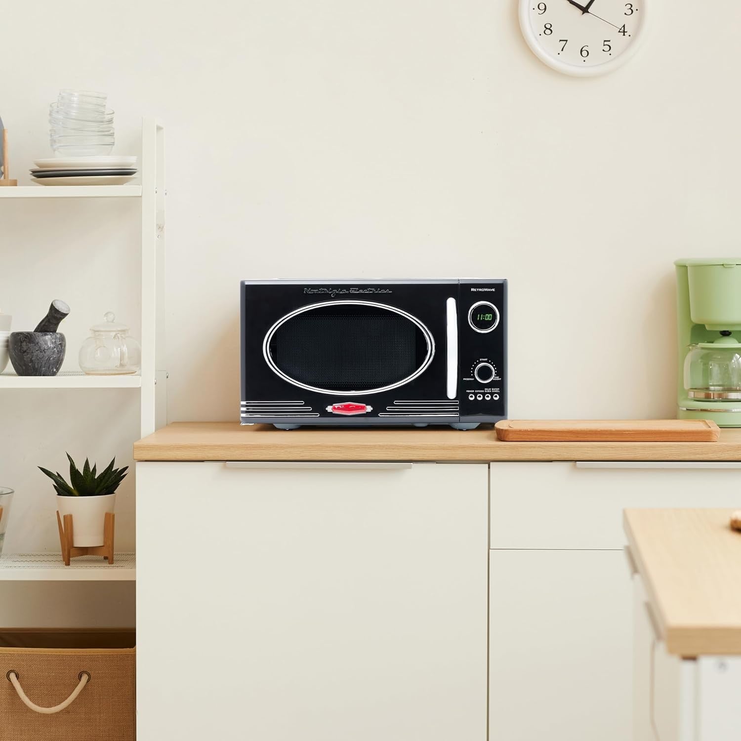 25.4L Retro Microwave 800W Digital 12 Auto Cook Settings Black
