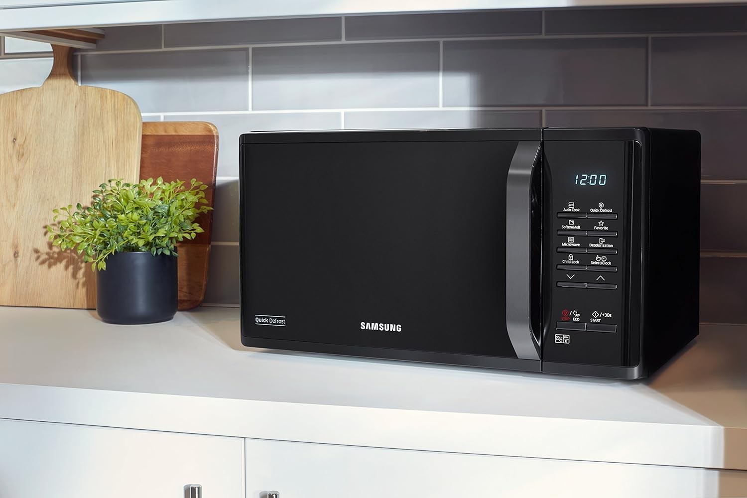 23L 800W Solo Microwave Black Quick Defrost Easy Clean