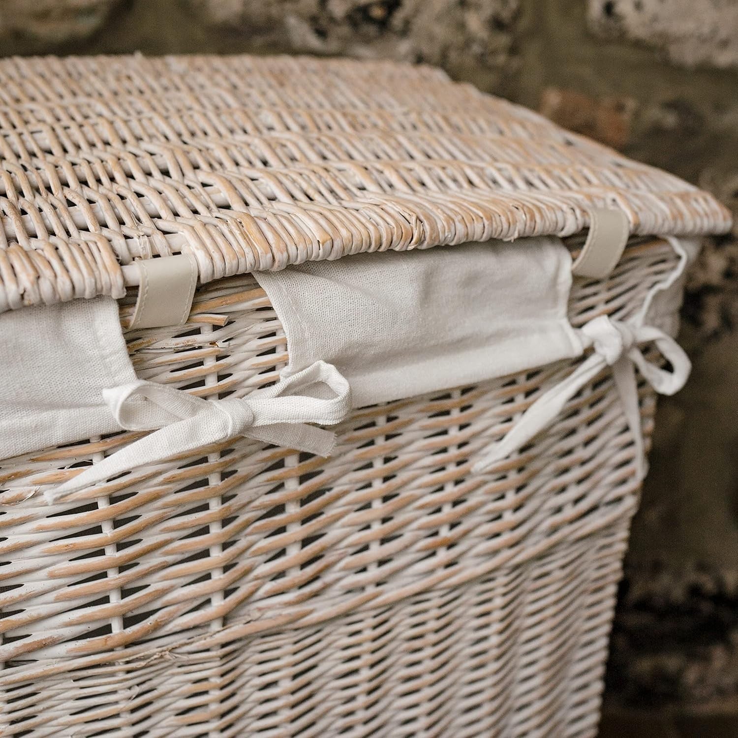 Large White Wicker Laundry Basket with Lid & Washable Liner – Elegant Hamper