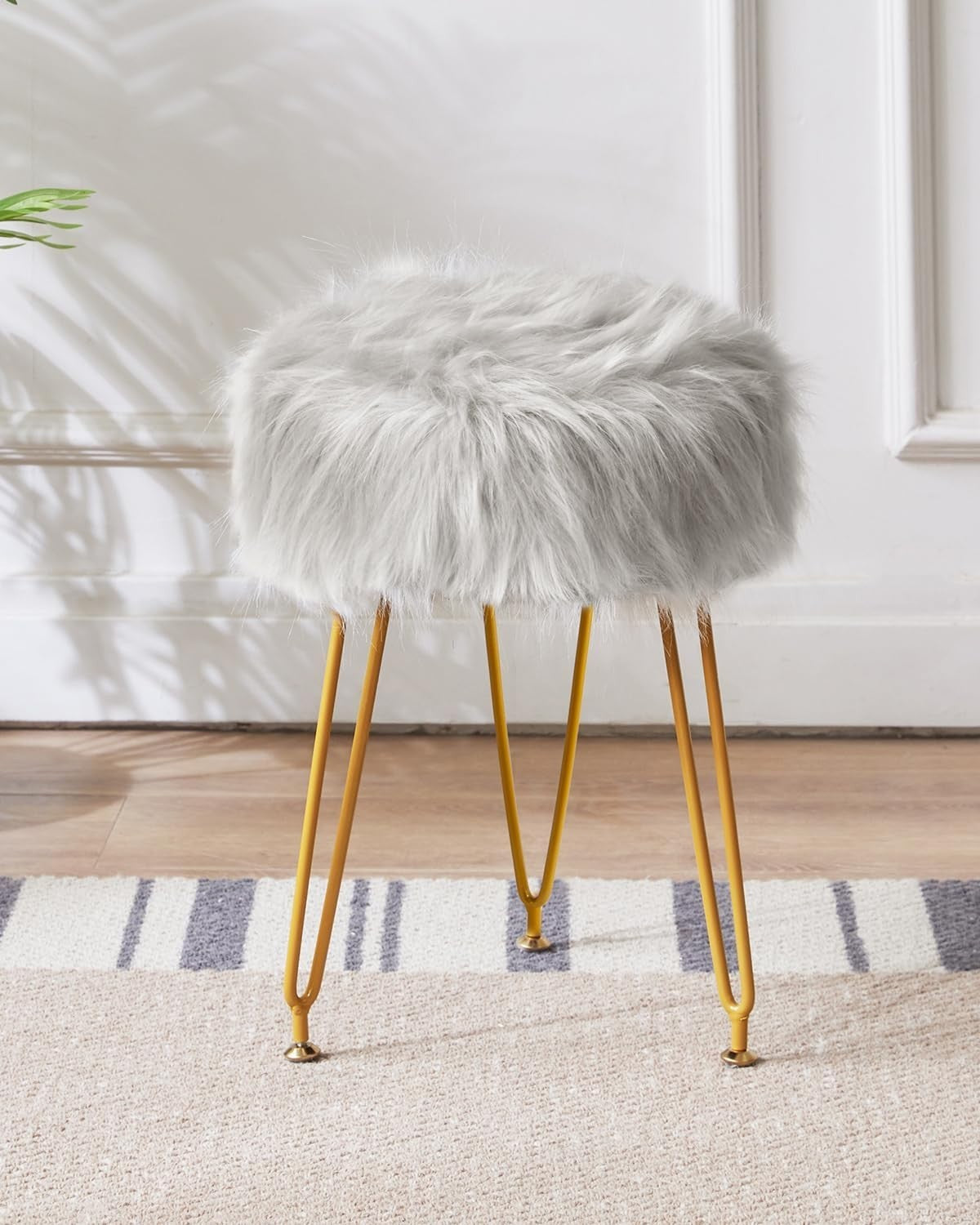 Gray Faux Fur Round Vanity Stool – Soft Padded Makeup Seat with Metal Legs