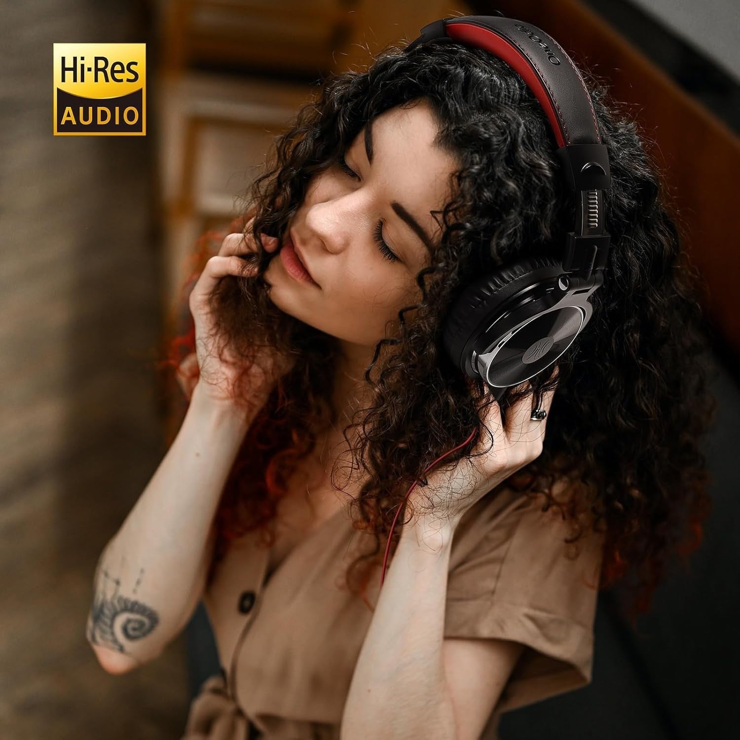 Studio Over Ear Headphones Hi-Fi Sound 50mm Drivers DJ Recording