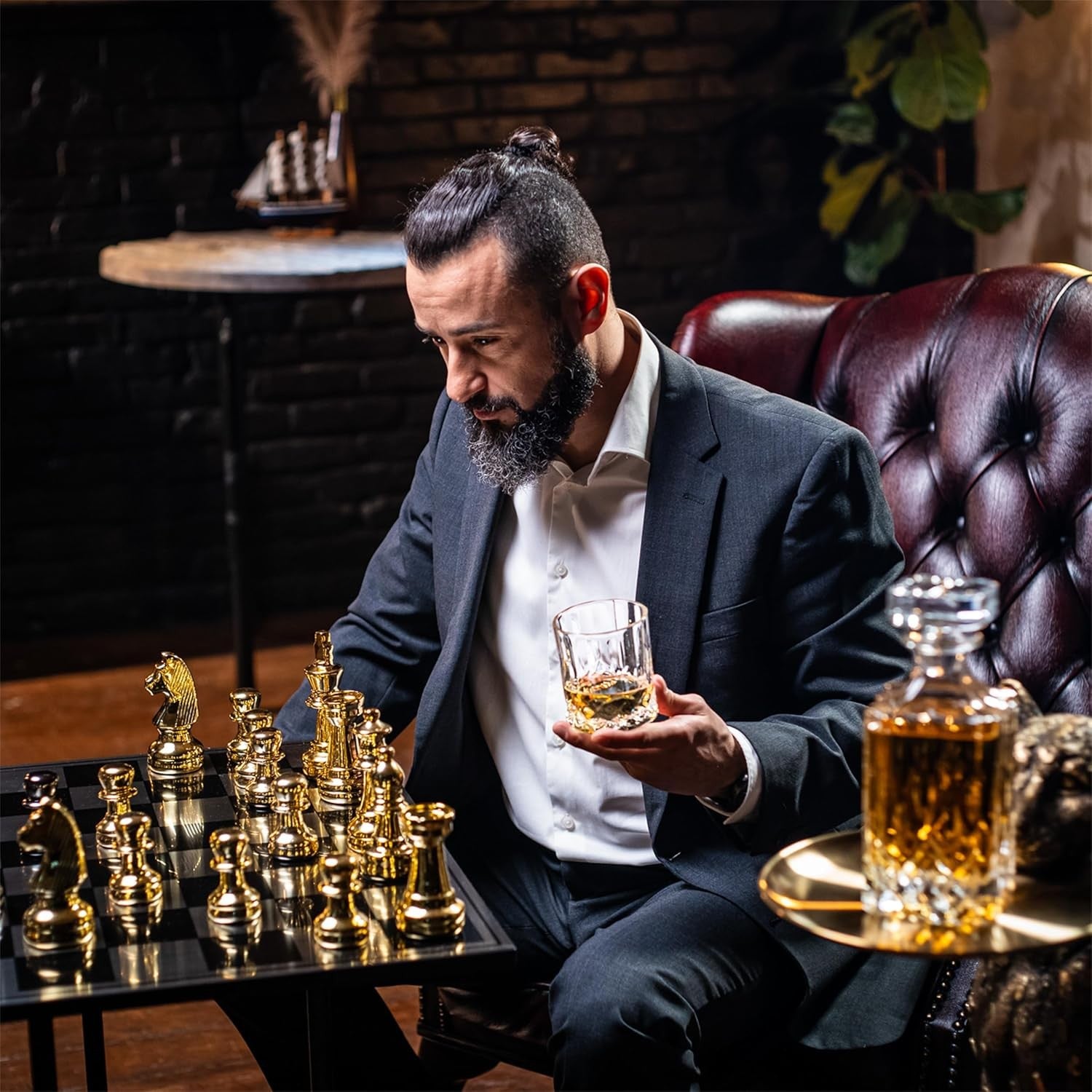 700ml Whiskey Decanter Set with 4 Glasses & Stones Luxury Gift Men Home Bar