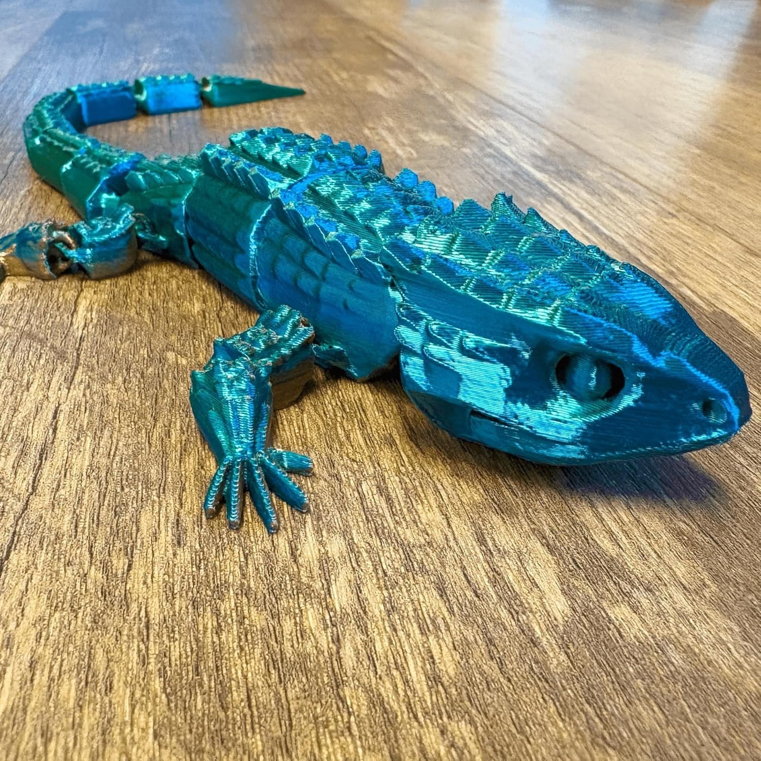 Emerald Lizard Fidget Articulated Colour Changing Sensory Toy