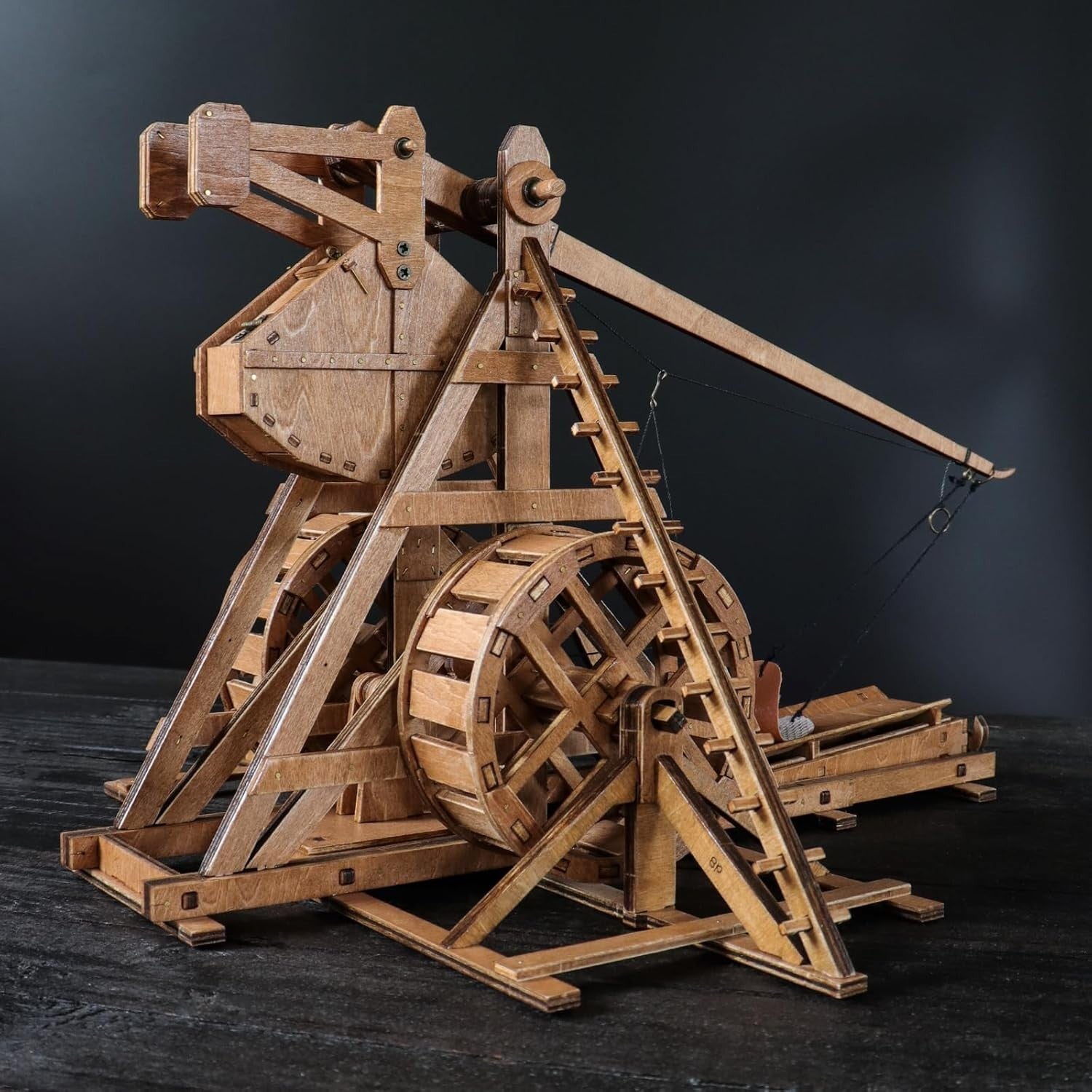 Medieval Wooden Trebuchet Model Kit – DIY Catapult for Adults & Teens (S)
