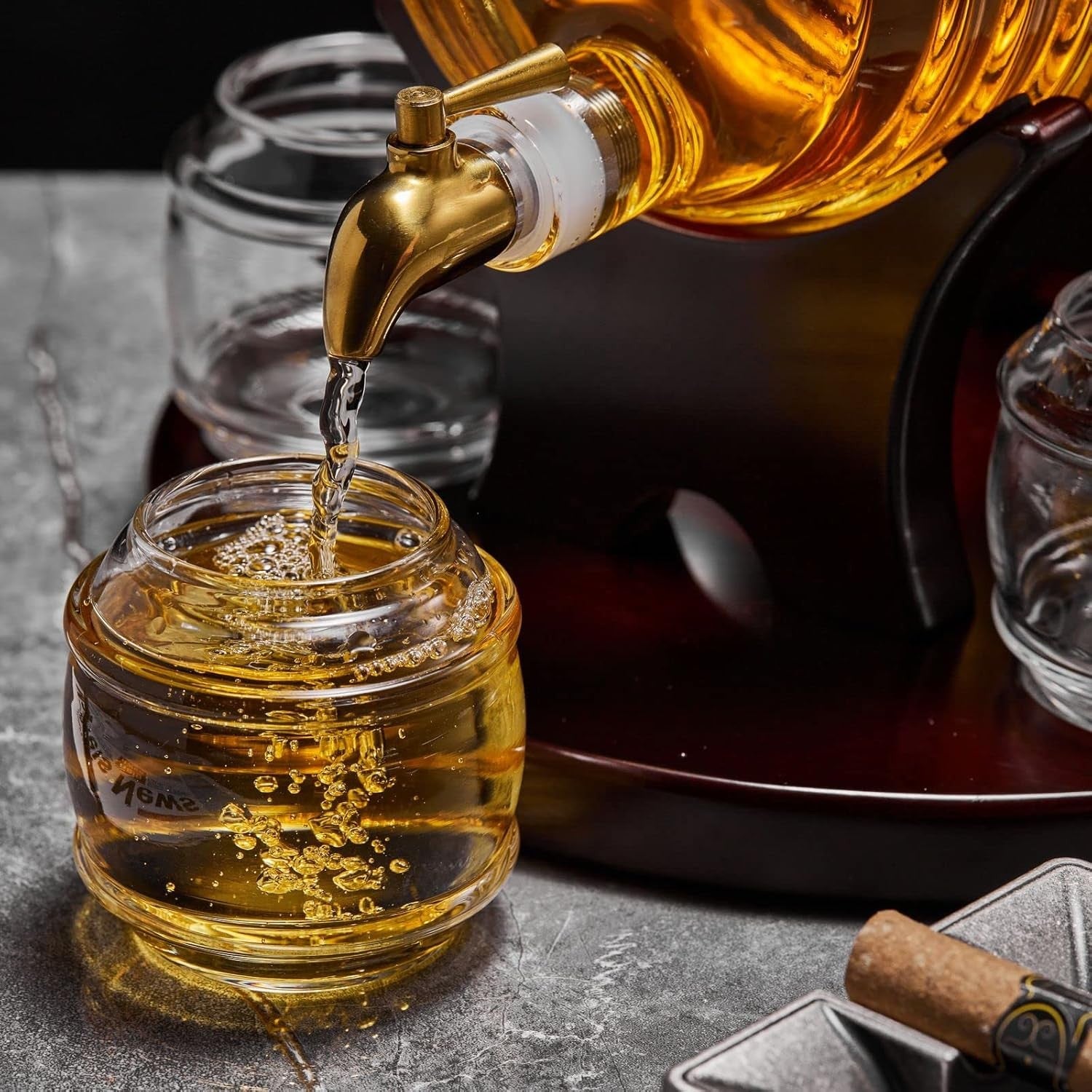 Whiskey Barrel Decanter Set 1.3L With 4 Glasses Home Bar Gift Men Liquor Dispens