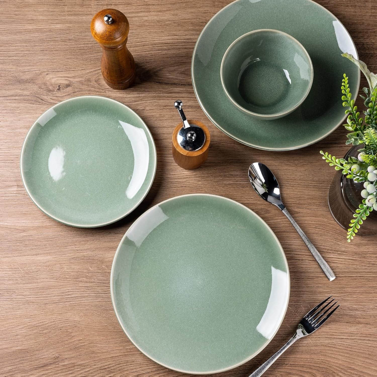 24 Piece Stoneware Dinner Set Plates Bowls Reactive Glaze Dishwasher Safe