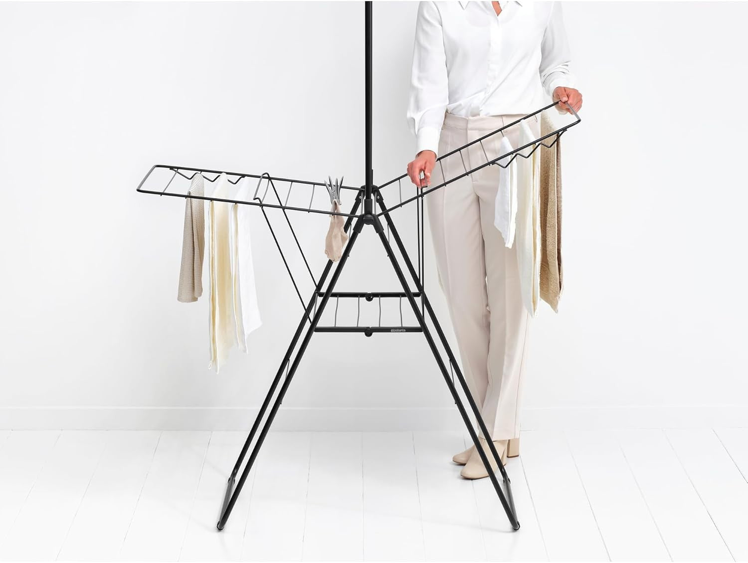 20m Clothes Airer with Hanger Rod Folding Indoor Drying Rack Matt Black