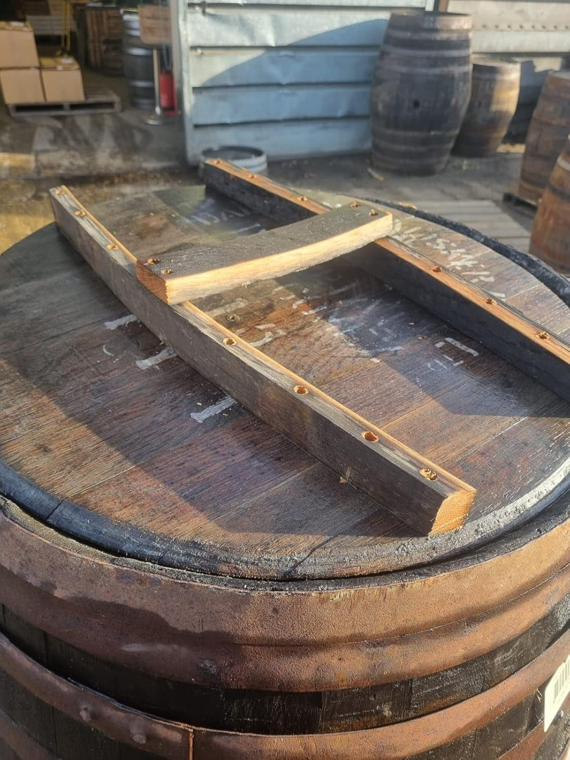 200L Oak Whiskey Barrel Water Butt with Tap, Rustic Garden Rain Collector Small