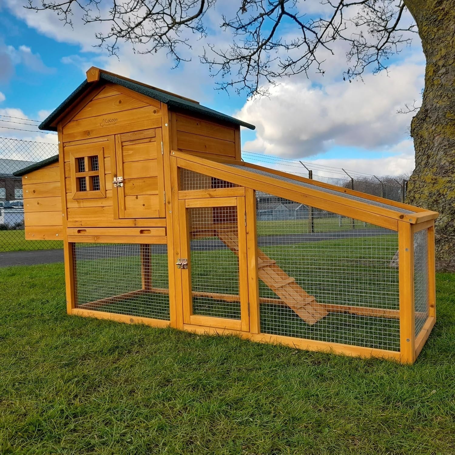 Compact Wooden Chicken Coop with Run Pull Out Tray