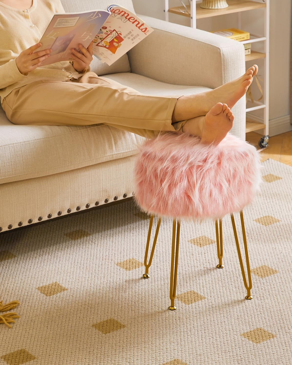 Pink Furry Round Vanity Stool with Storage – Soft Faux Fur Ottoman Seat