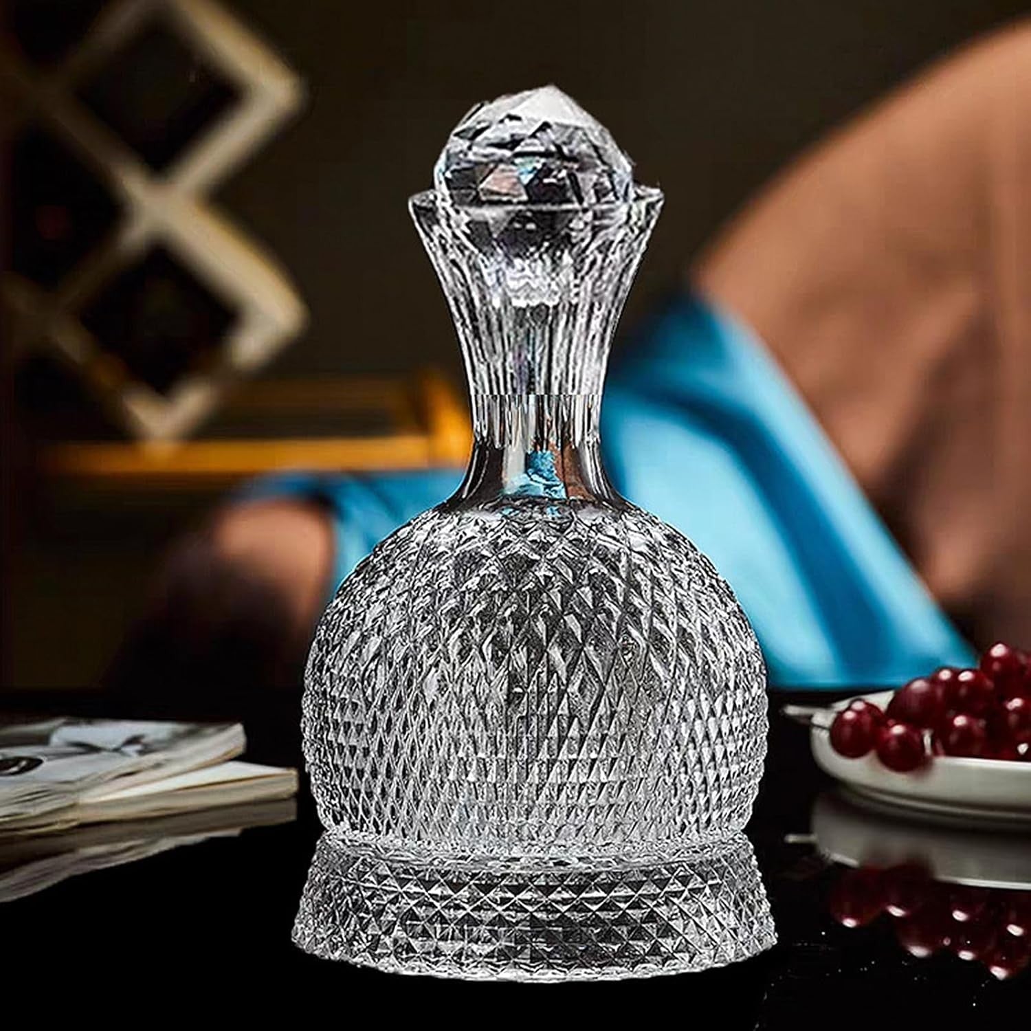 Luxury 1.5L Crystal Wine Decanter – 360° Rotating Aerator Relief Cut Design