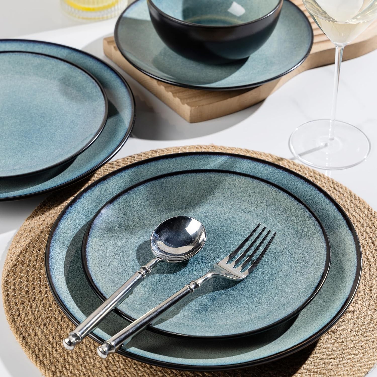 18 Piece Stoneware Dinner Set Plates Bowls Scratch Resistant Dishwasher Safe