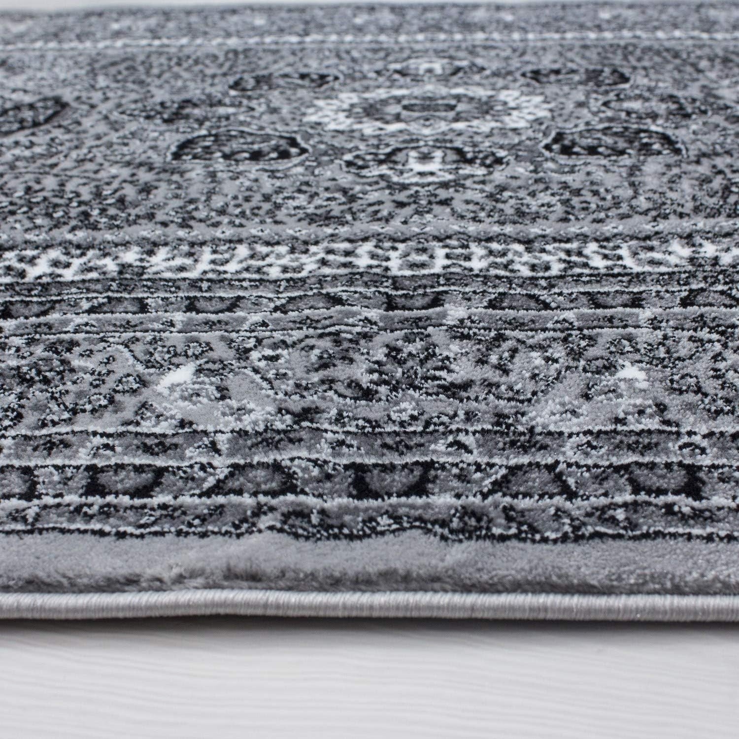 Grey Traditional Area Rug 160x230cm Soft Low Pile Classic Living Room Carpet