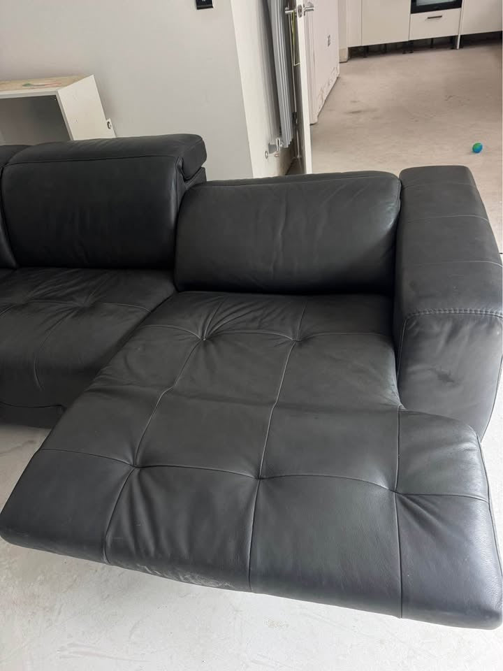 Natuzzi Black Leather Recline Corner Sofa (PTP)