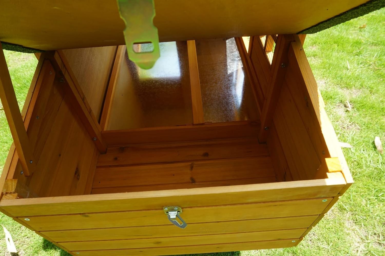 Compact Wooden Chicken Coop with Run Pull Out Tray