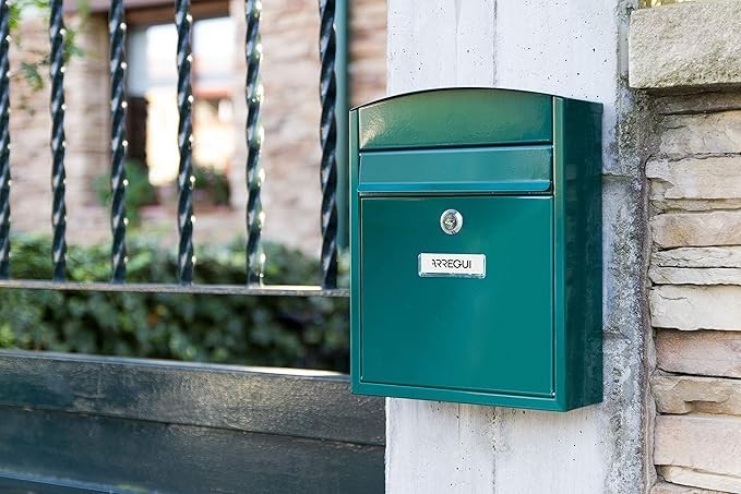 Lockable Wall Mounted Mailbox Green Steel Compact Waterproof Post Box
