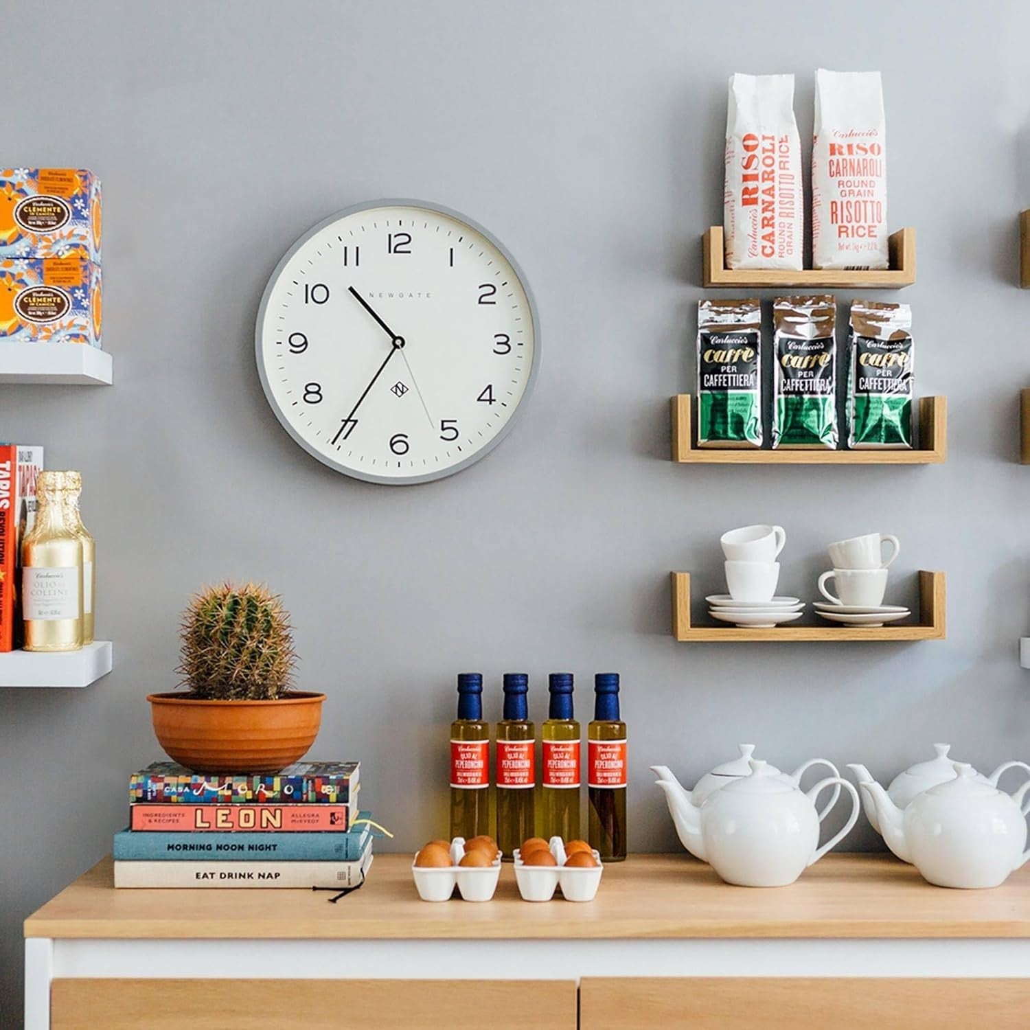 Modern Large Round Wall Clock | Easy-Read Numbers | Kitchen & Living Room