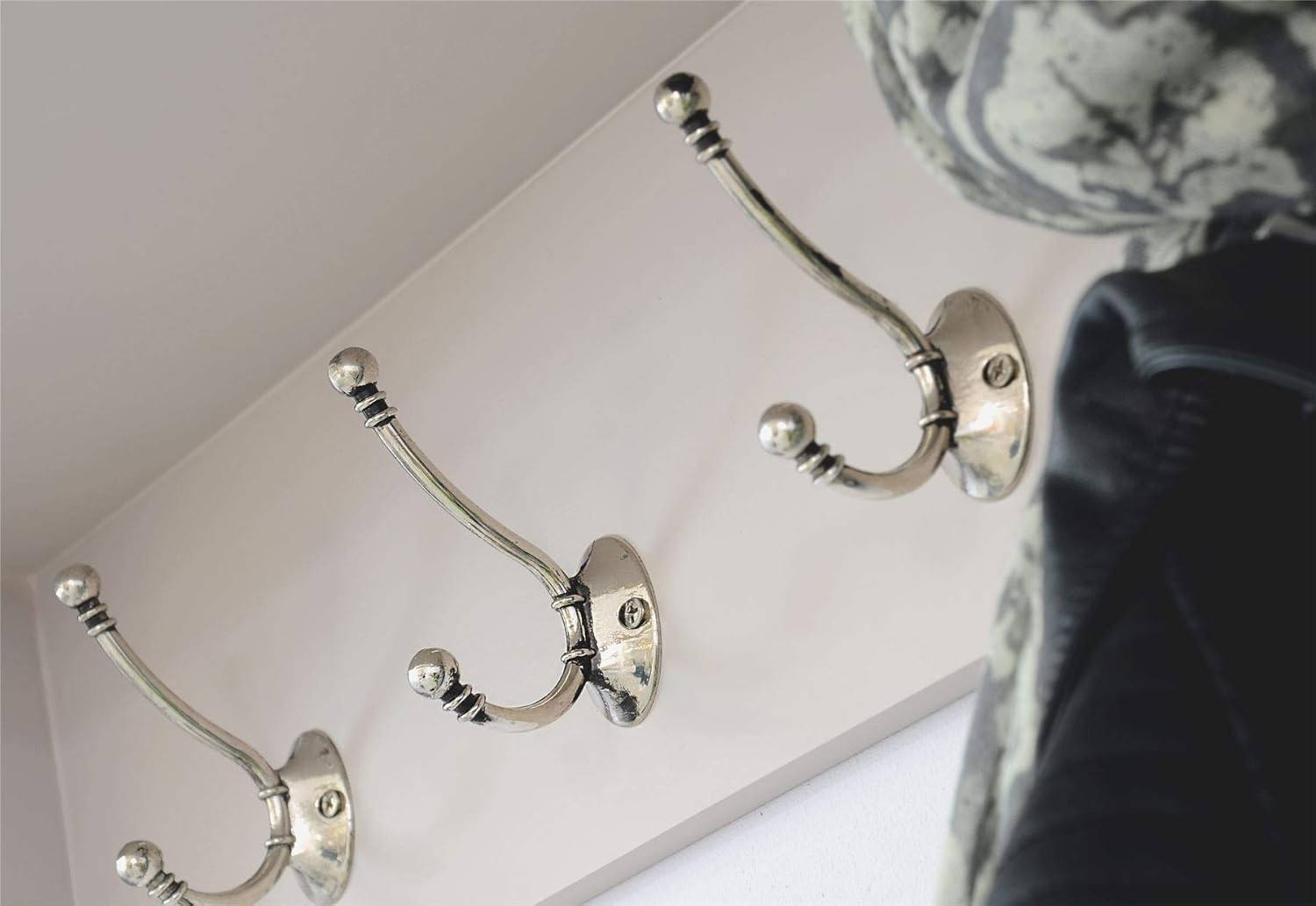 Wall Mounted Coat Rack with Baskets & 4 Hooks Hallway Storage Shelf Unit