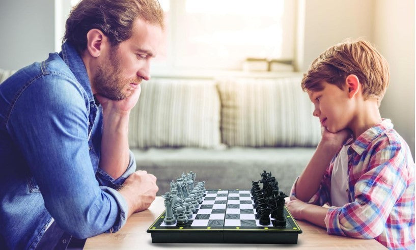 Electronic Chess Set with LED Lights | 64 Levels | Touch Keyboard | Family Strat
