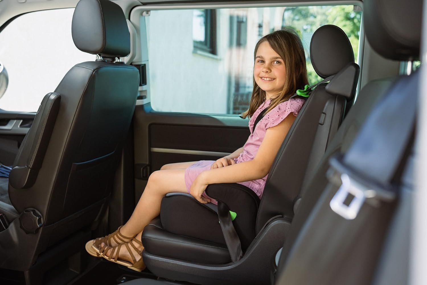 i-Size Booster Seat 126–150cm Lightweight Child Car Seat R129