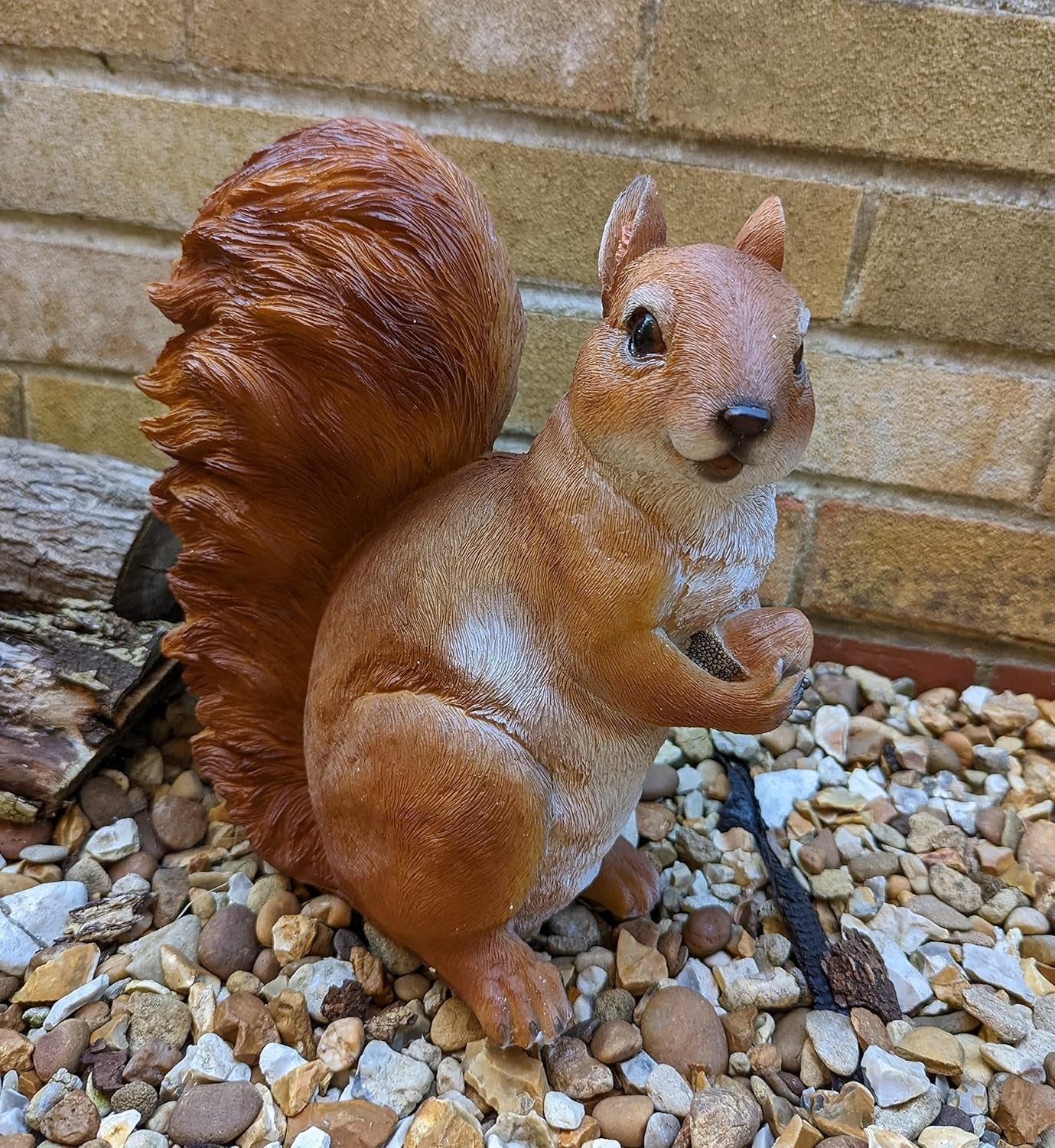 Realistic Squirrel Garden Ornament 27cm • Weatherproof Resin • Decor