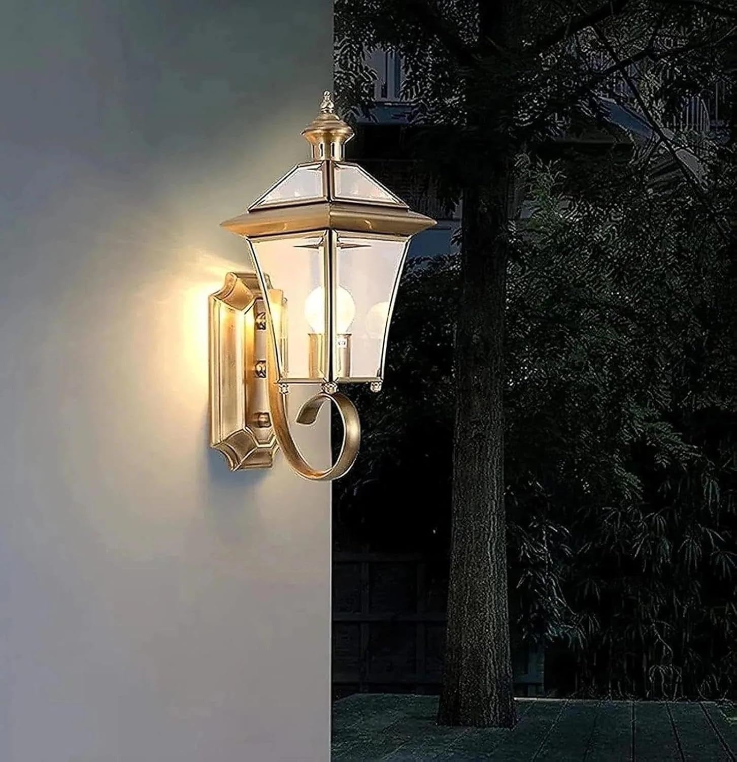 Vintage Brass Outdoor Wall Lantern – Rustic Glass E27 Sconce