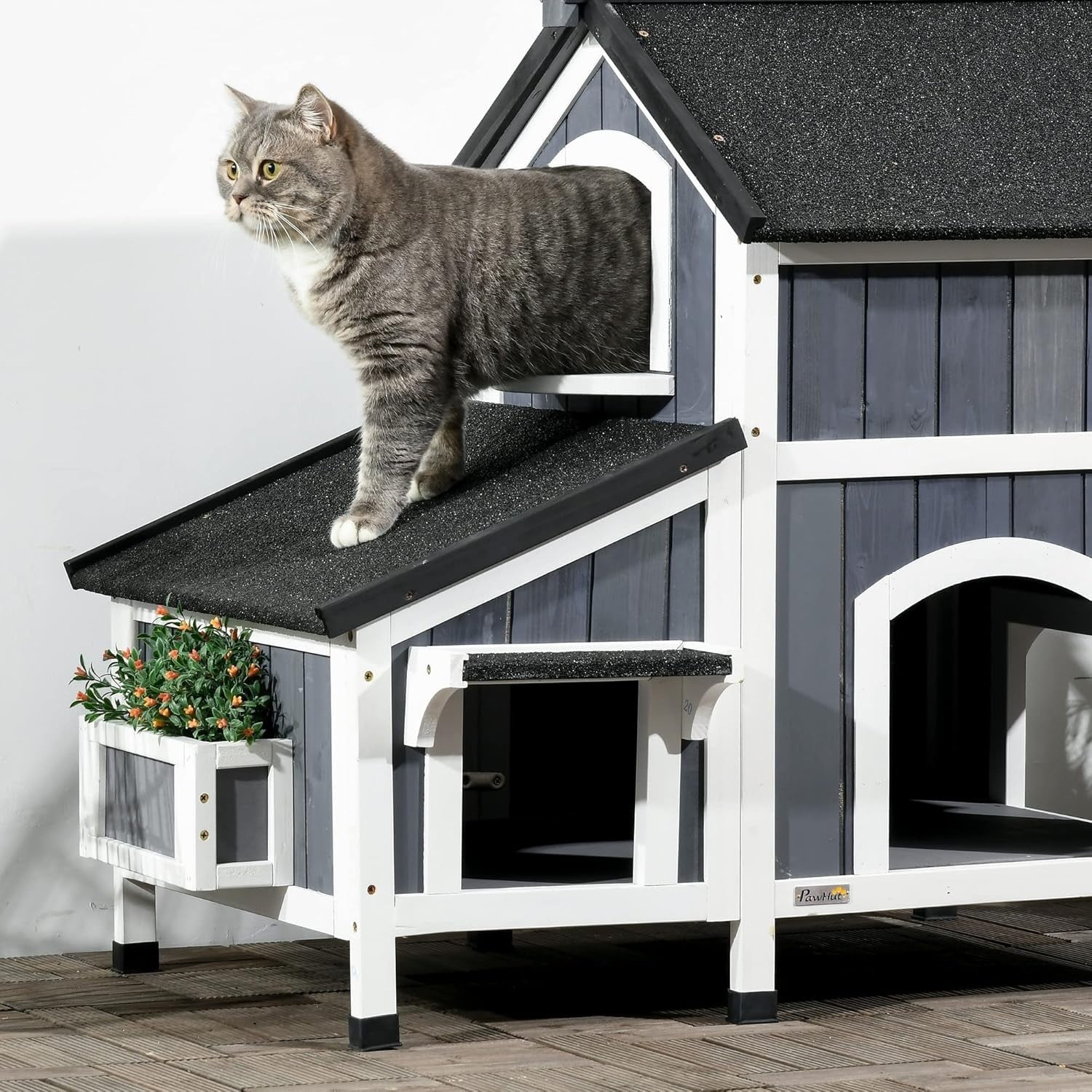 Large Wooden Outdoor Cat House with Flower Pot, Water-Resistant Roof & Multiple