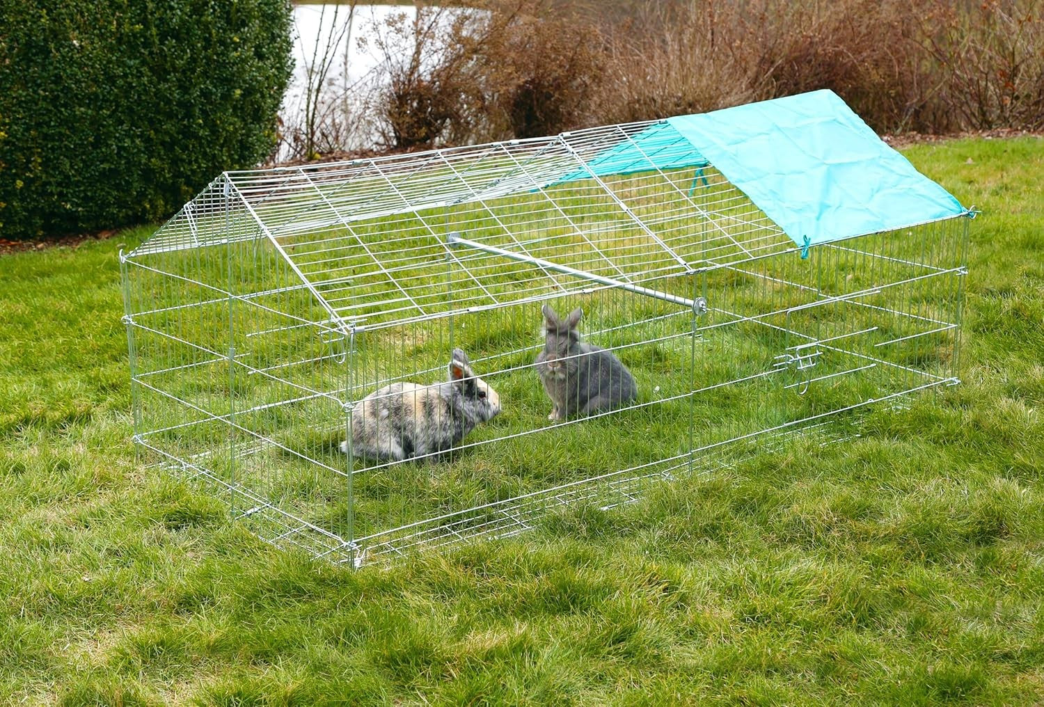 Outdoor Rabbit Run Metal Open-Air Enclosure Lockable with Sun Cover
