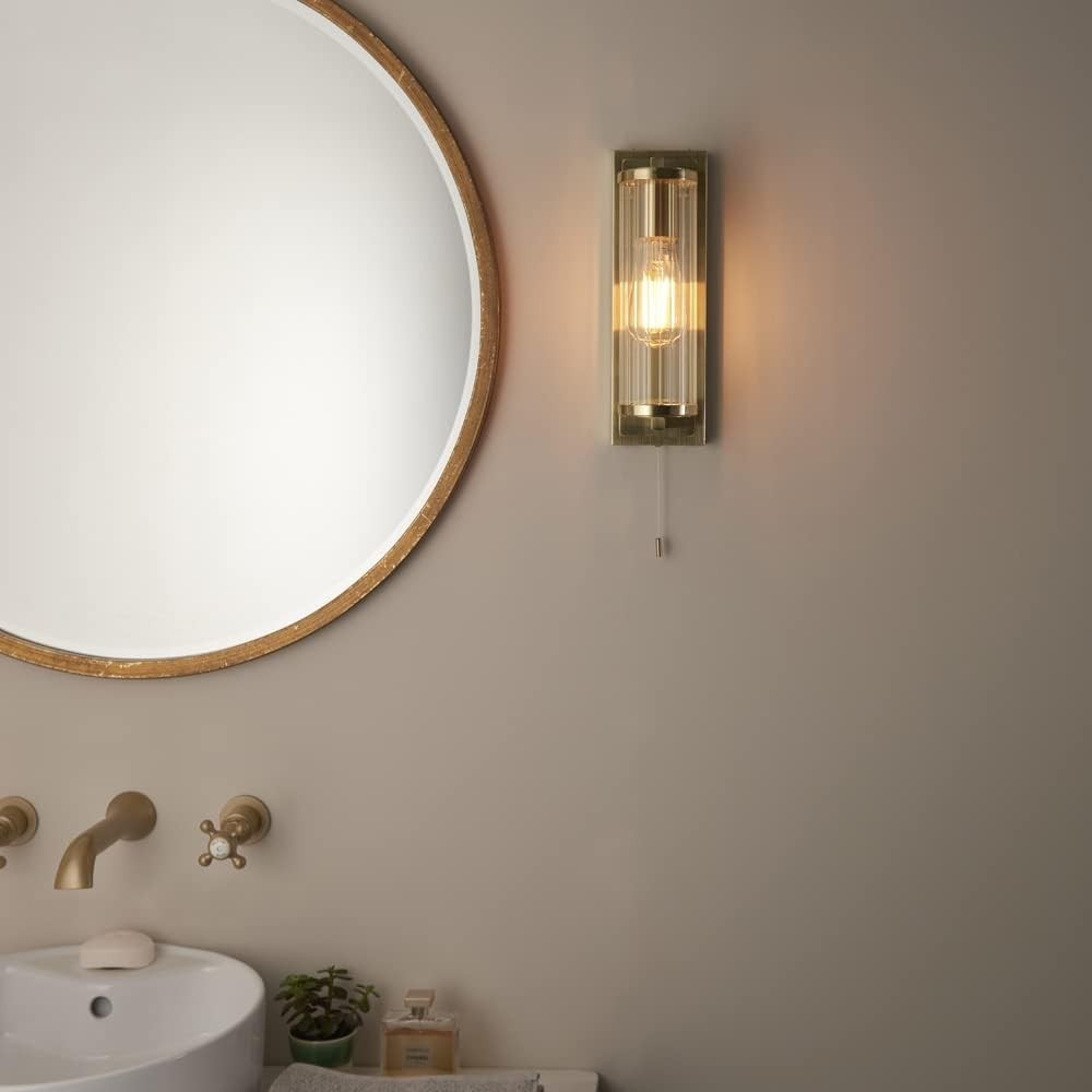 Satin Brass Bathroom Wall Light IP44 Ribbed Glass E27 Fixture Pull Switch